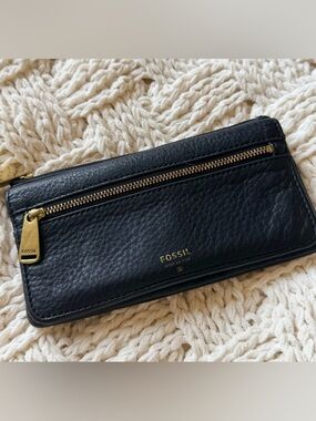 Fossil Black Pebbled Leather Preston Bifold Wallet with Embossed Oval Logo